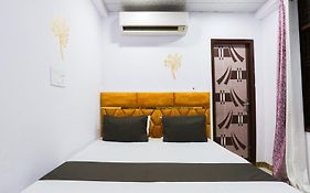 Flips With Mykonos Guest House