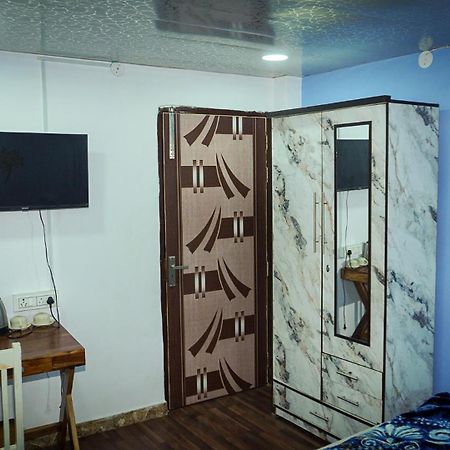 Flips With Mykonos Guest House New Delhi Exterior photo