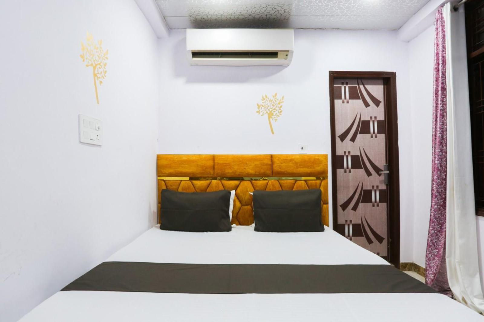 Flips With Mykonos Guest House New Delhi Exterior photo