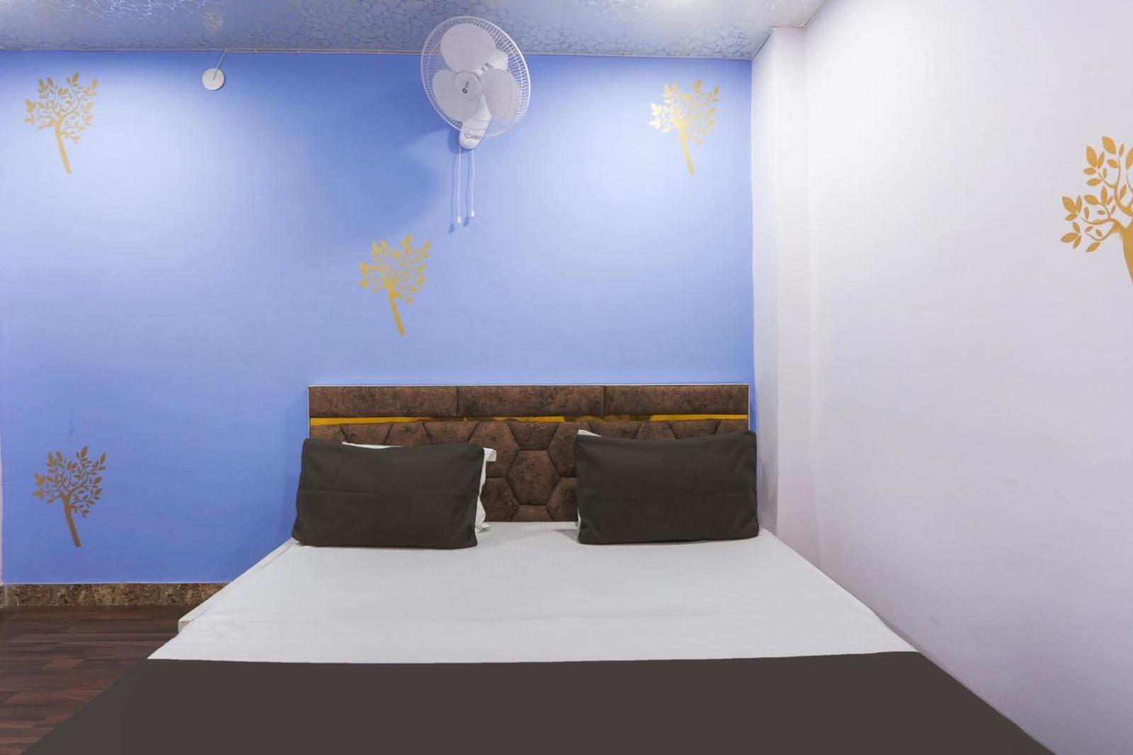 Flips With Mykonos Guest House New Delhi Exterior photo