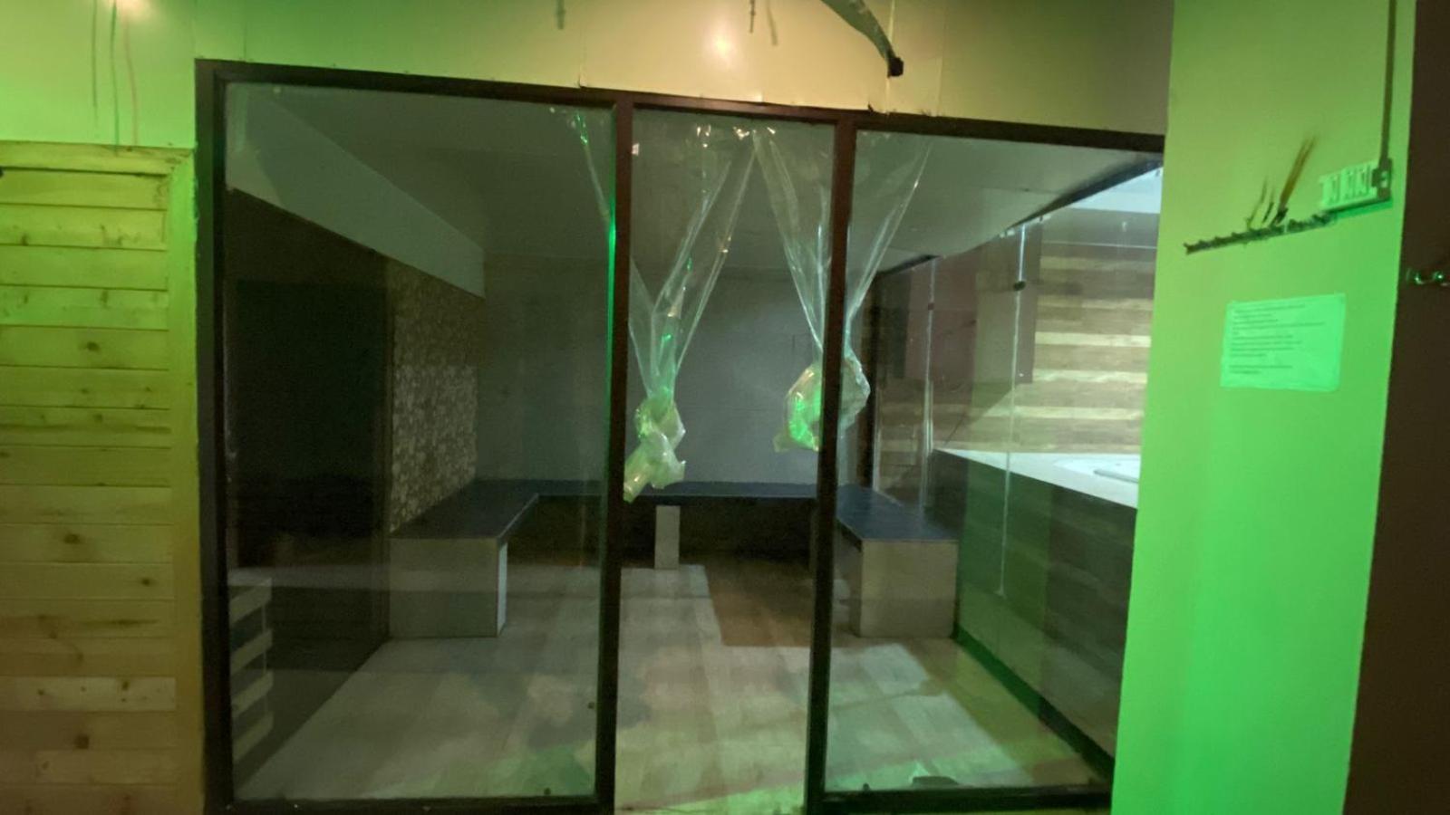 Flips With Mykonos Guest House New Delhi Exterior photo